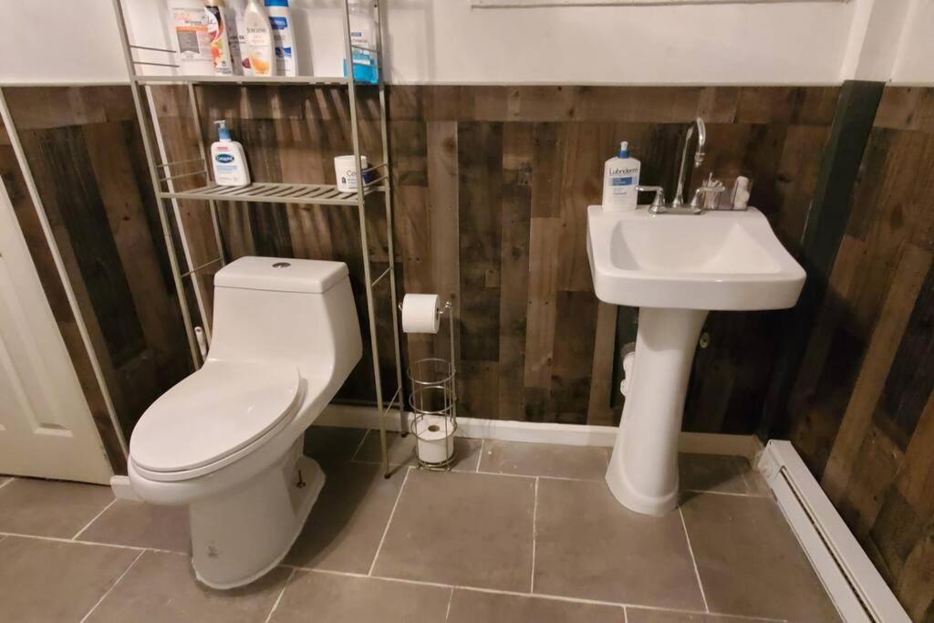 Apartamento Cozy Studio; Lower Level Unit