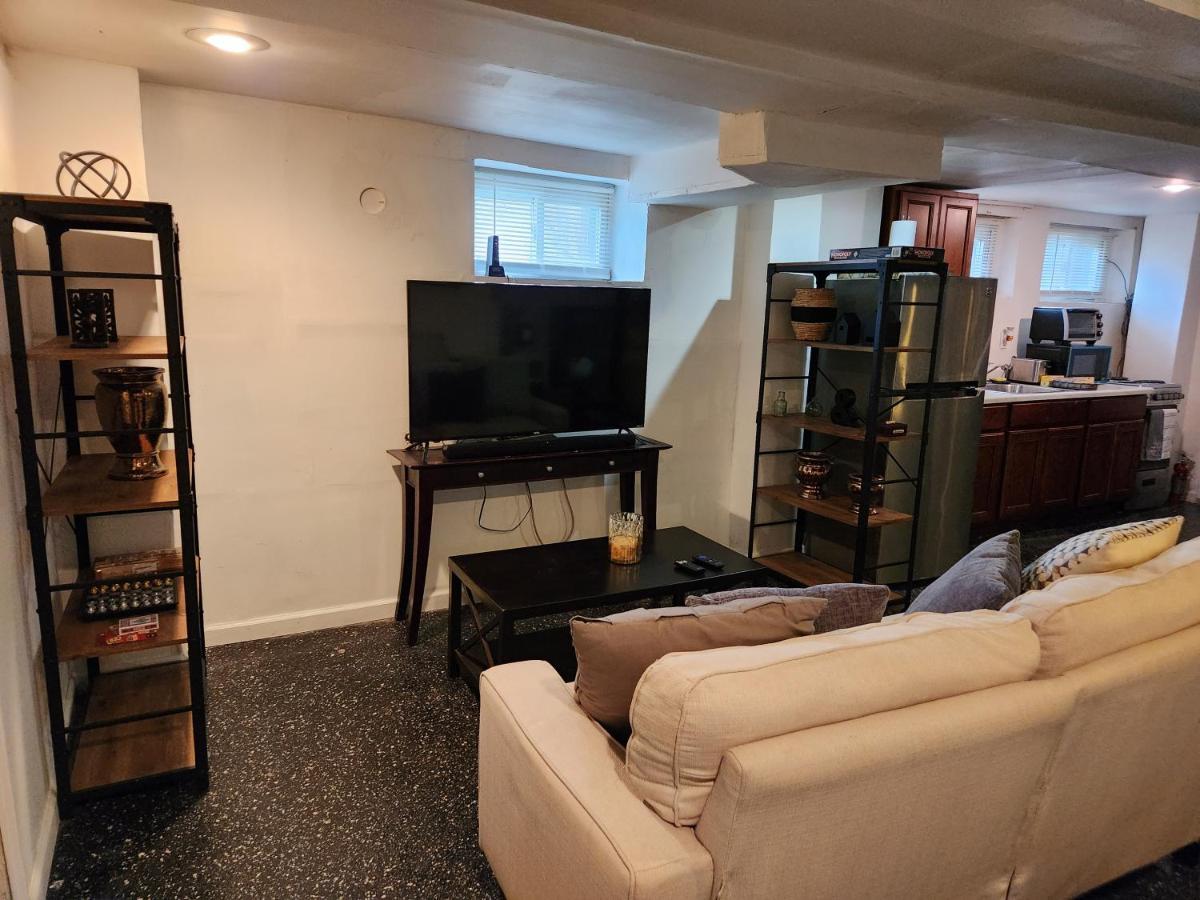 Cozy Studio; Lower Level Unit Apartamento Nova York